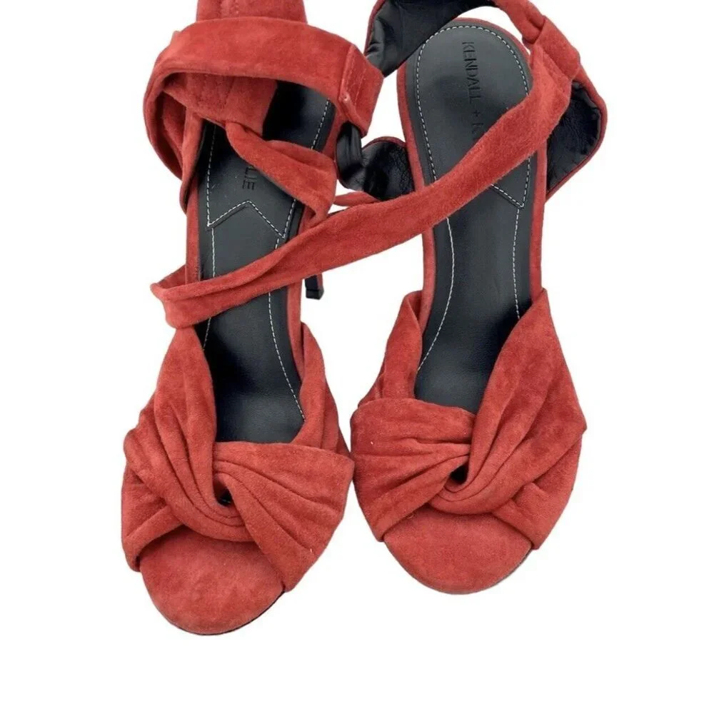 Kendall & Kylie kendall+kylie red